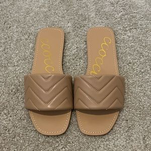 NEVER WORN: Nude Sandals